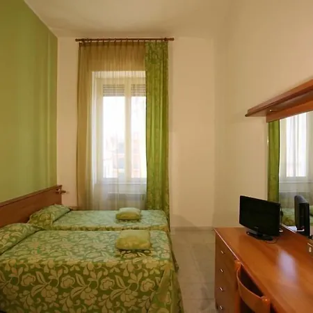 Hotel Santa Marta 3*