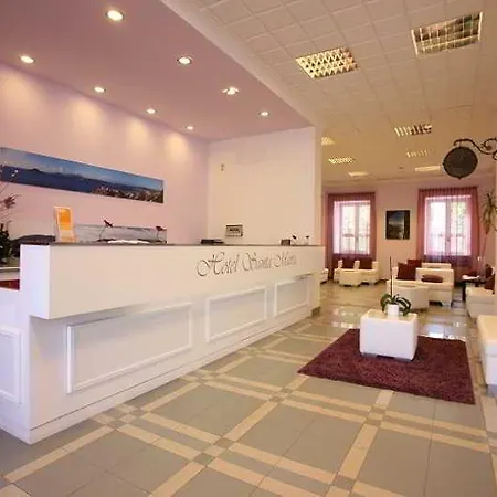 Santa Marta 3* פוזולי