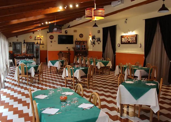 Отель Santa Marta 3*